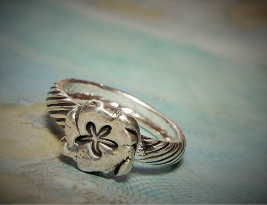 Tiny Starfish Ring - HappyGoLicky Jewelry